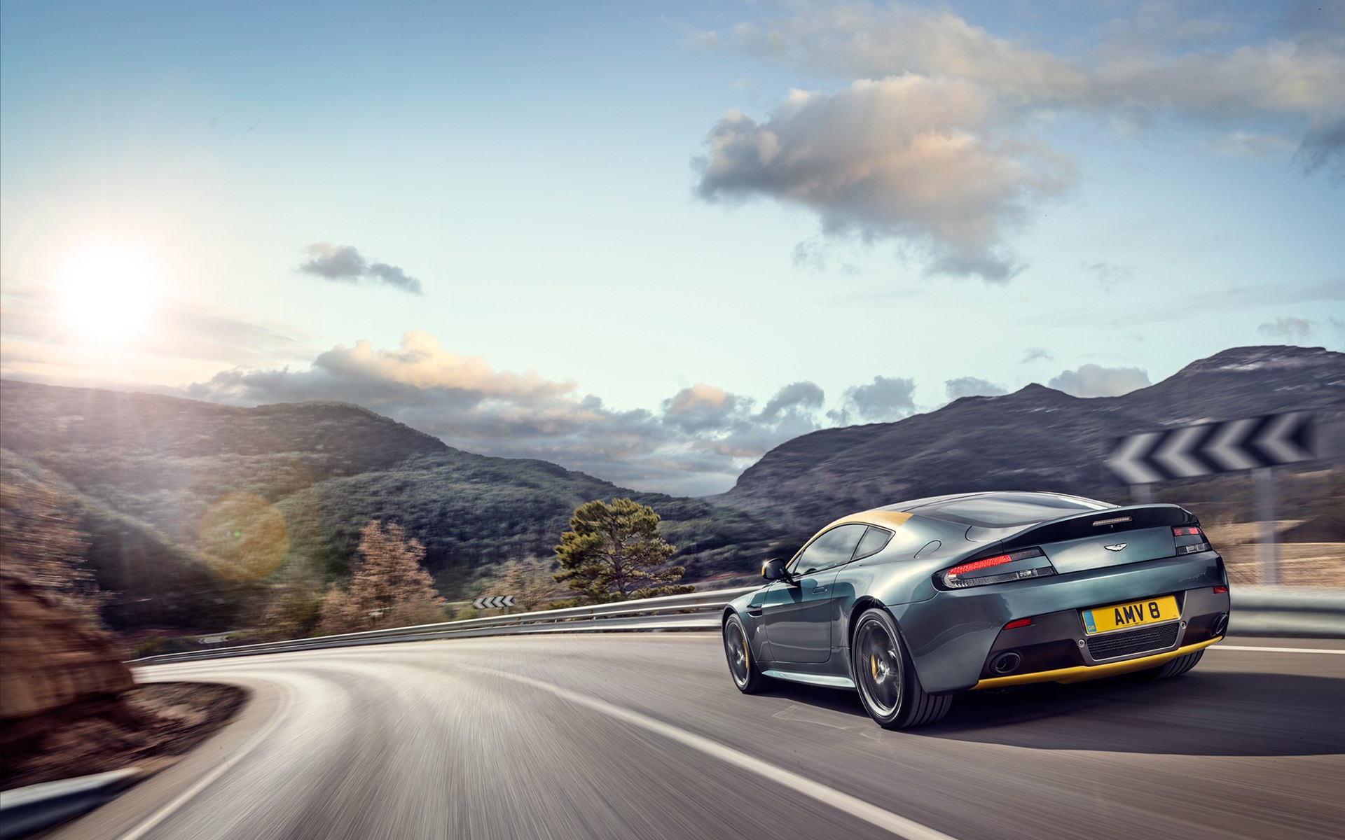 Aston Martin V8 Vantage N430 2015